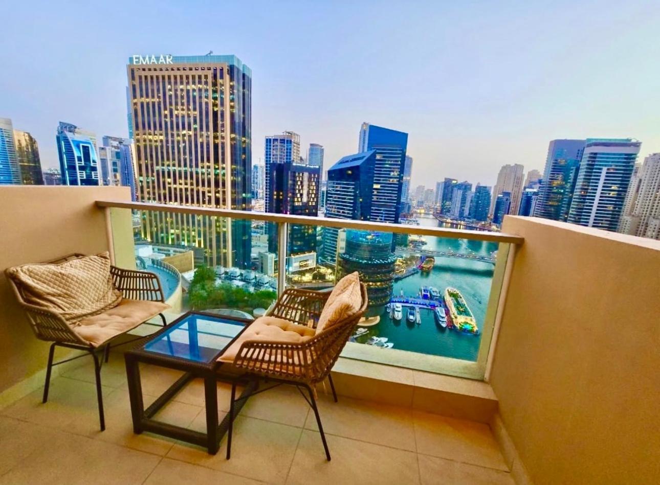 Appartement Address Marina Mall - Full Marina Views, Balcony, Kitchen & Parking