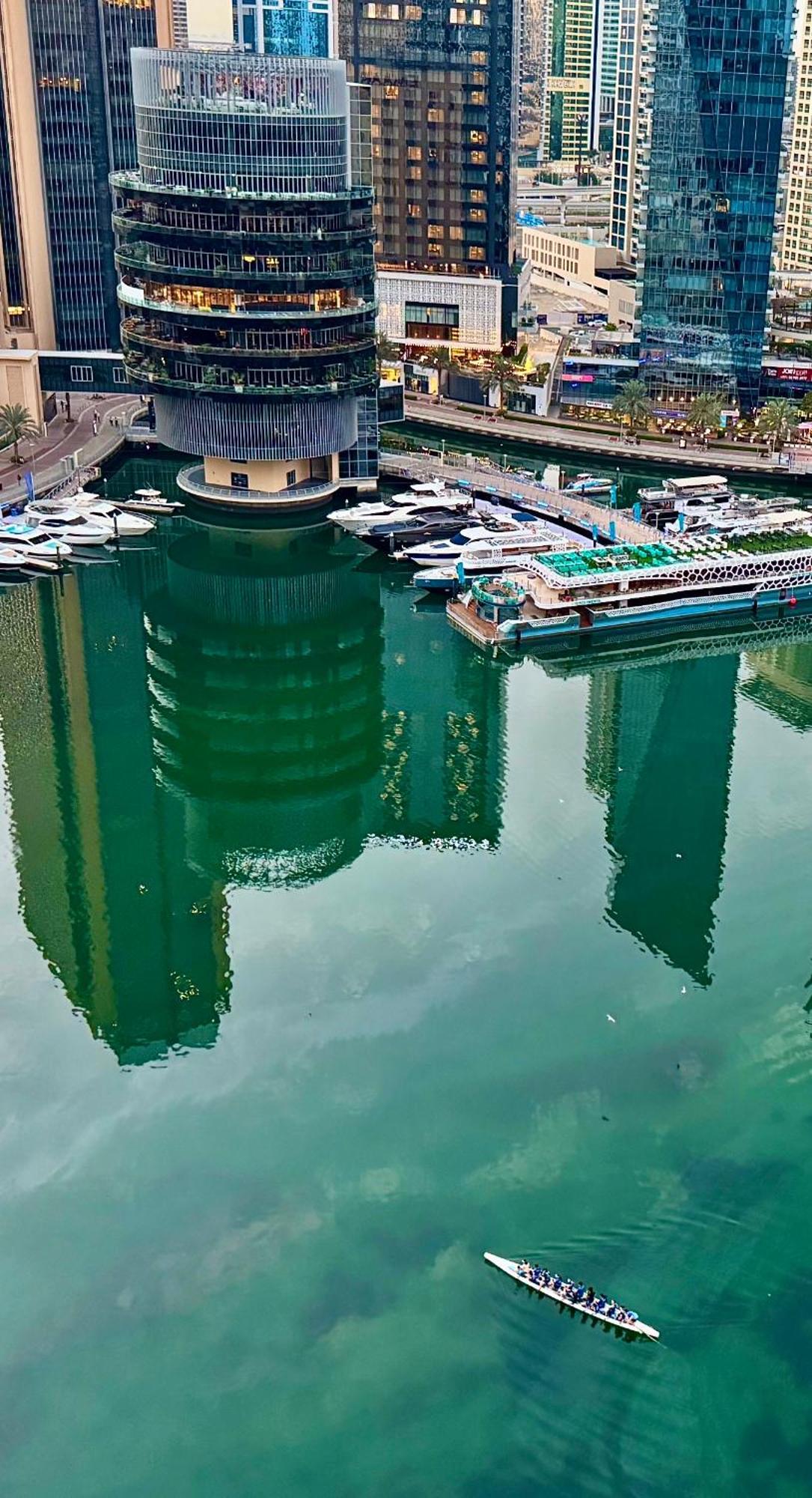 Appartement Address Marina Mall - Full Marina Views, Balcony, Kitchen & Parking